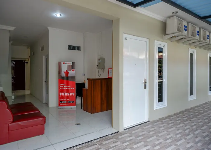 RedDoorz Hostel near Kota Lama Semarang